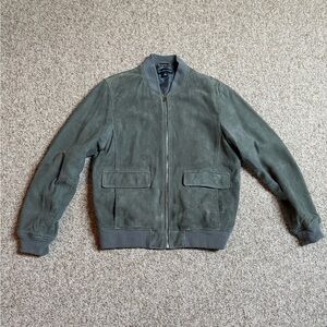 Pre-owned Men’s size medium suede leather bomber jacket from Saks Fifth Avenue.